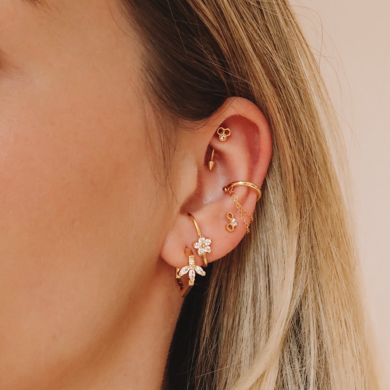 Rook Queen Bee Piercing Nébuleuse
