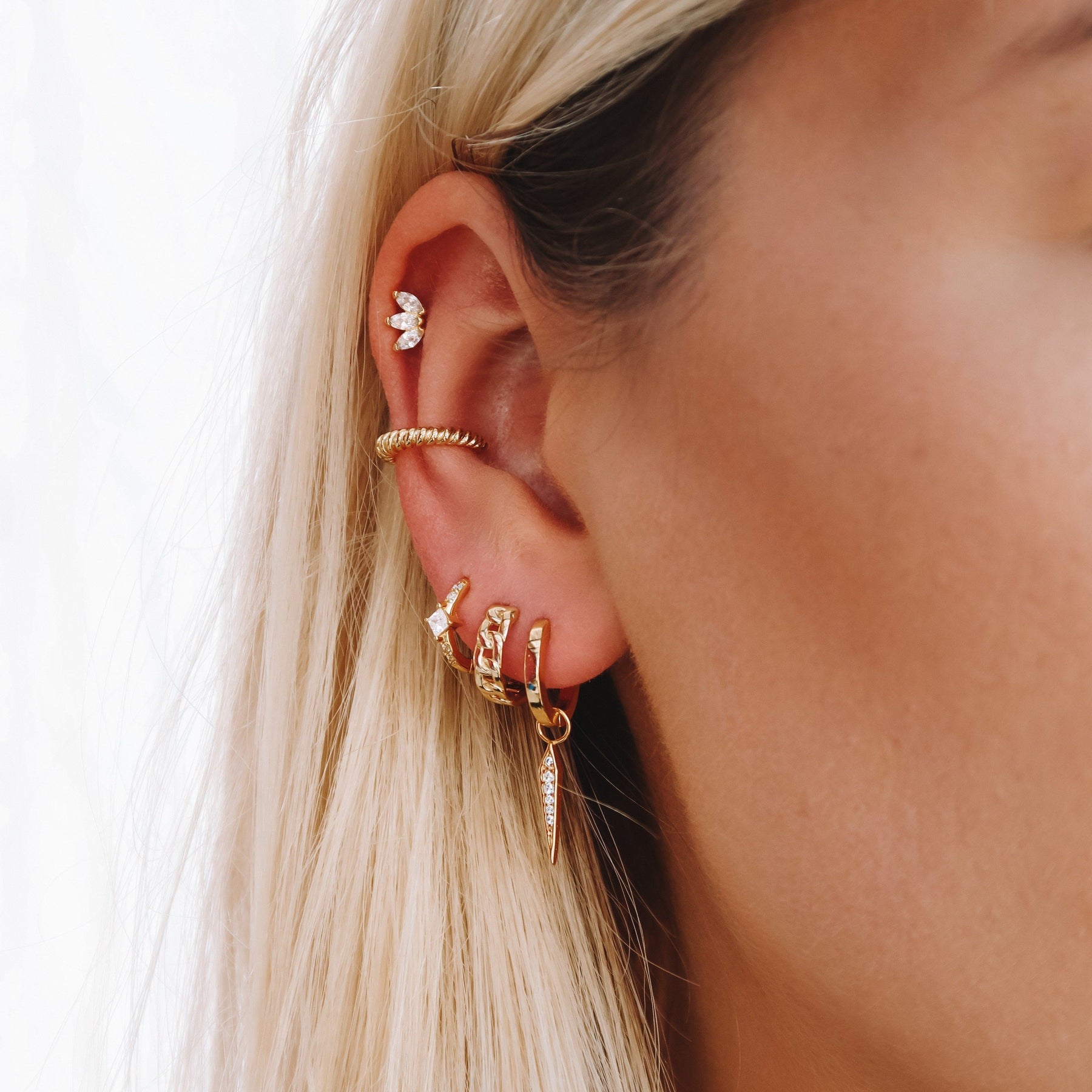 Lotus Piercing Nébuleuse